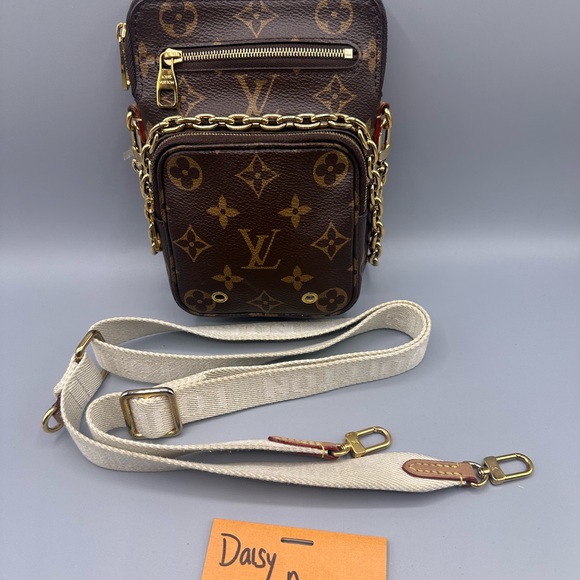 Louis Vuitton utility phone sleeve monogram canvas - Picture 7 of 9